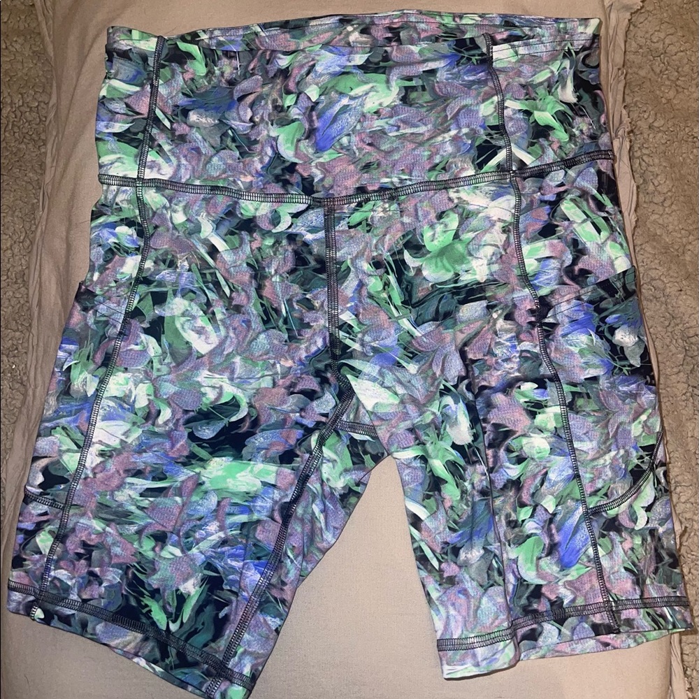 Lululemon fast a free high rise biker shorts size 8
